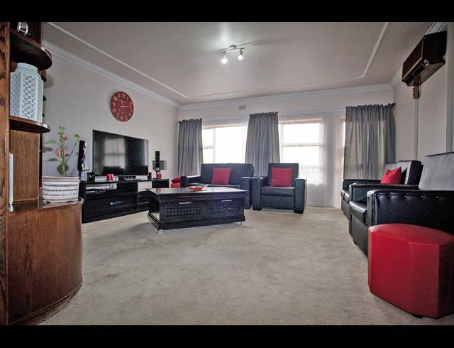 3,196M² BUILDING FOR SALE IN ALBERTON NORTH
